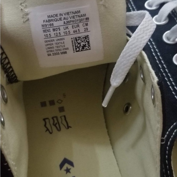 2 pair of brand new converse never worn. Size 10.5 - Picture 4 of 6